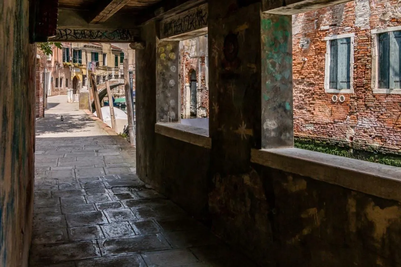 The Venetian Canal View Italie
